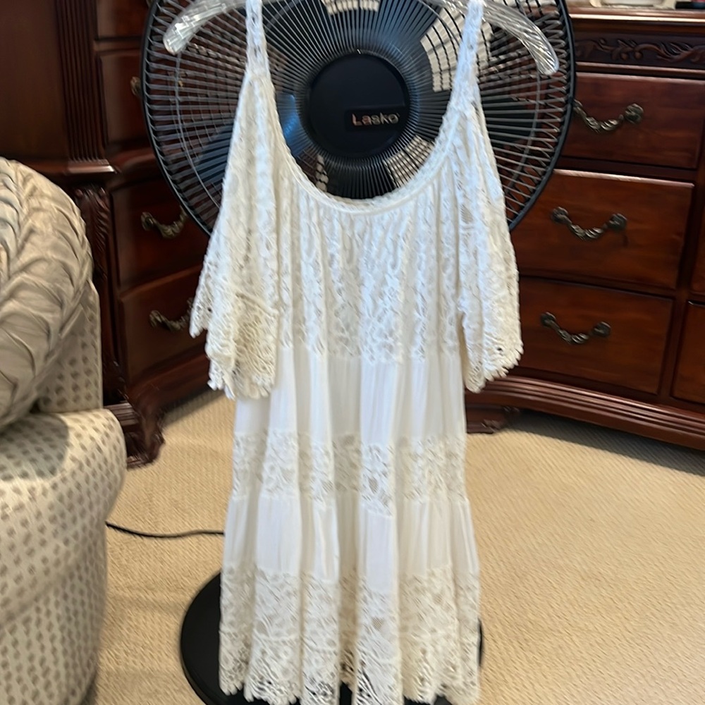 White lace cold shoulder dress. Mini size Small
